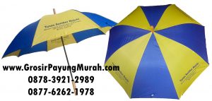 penjual-payung-souvenir-payung